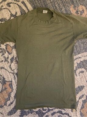 Men's Short Sleeve Crewneck Skivvy Undershirt T-Shirt in Olive Green